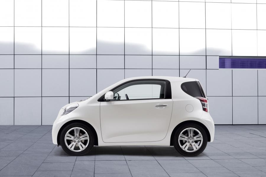  Toyota iQ 2008 года  (фото 127 из 225)
